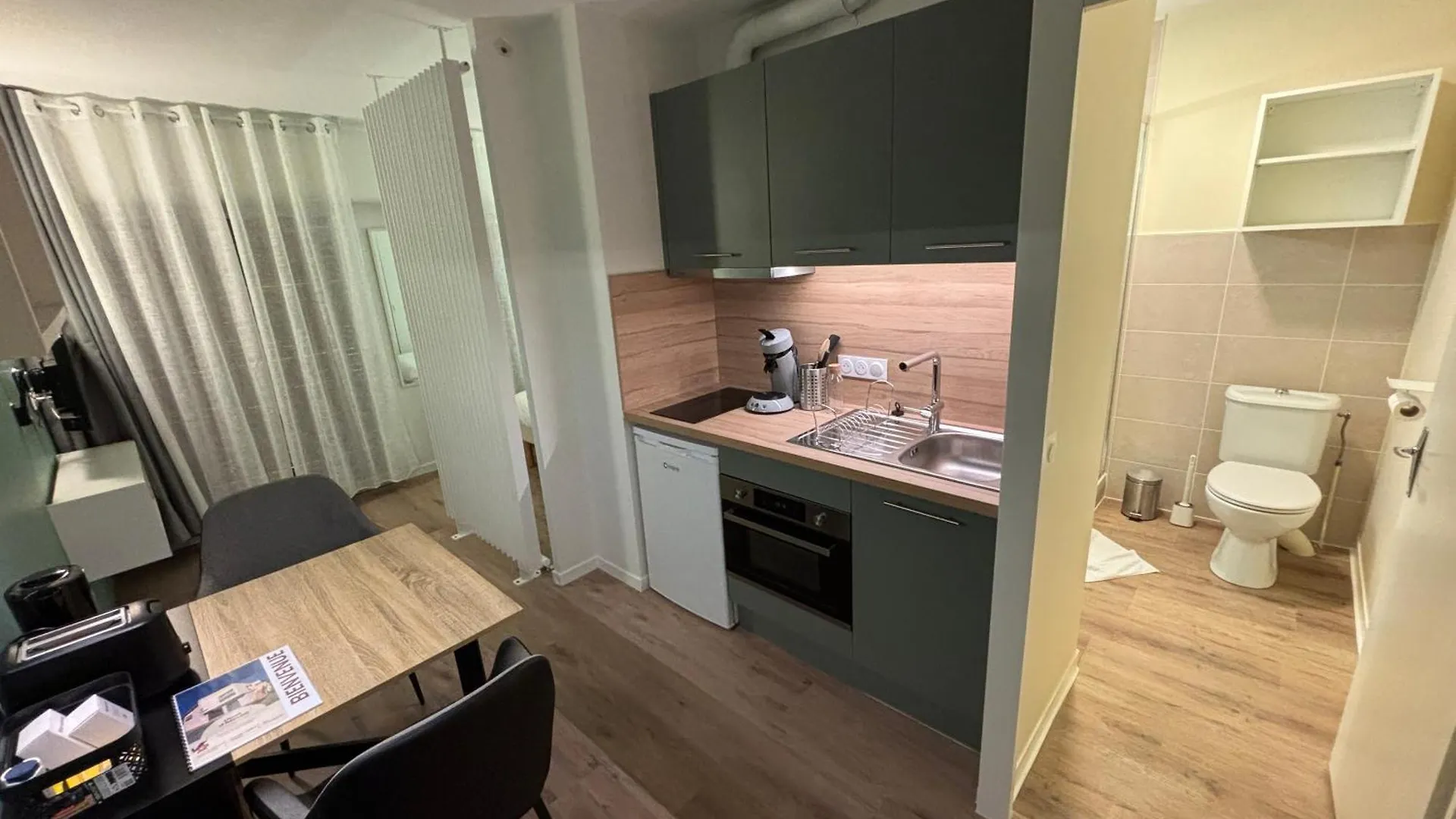 Le D'Artagnan - App 10 - Balcon Apartment Cazaubon France